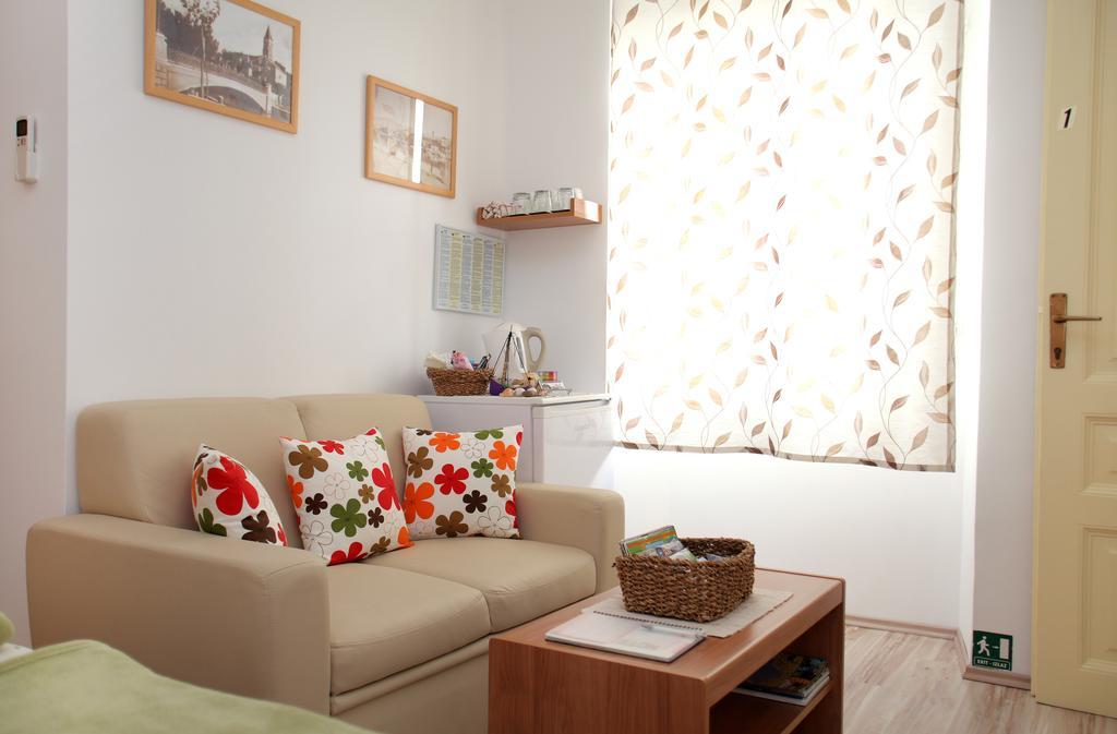 Room Mira Трогир Екстериор снимка